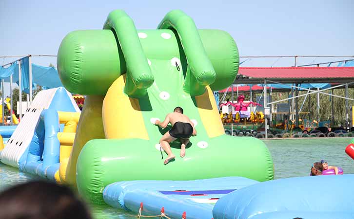 拓展训练课程：水上趣味运动会